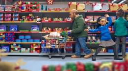BBC CHRISTMAS BTS V3 00 00 44 09 Still032